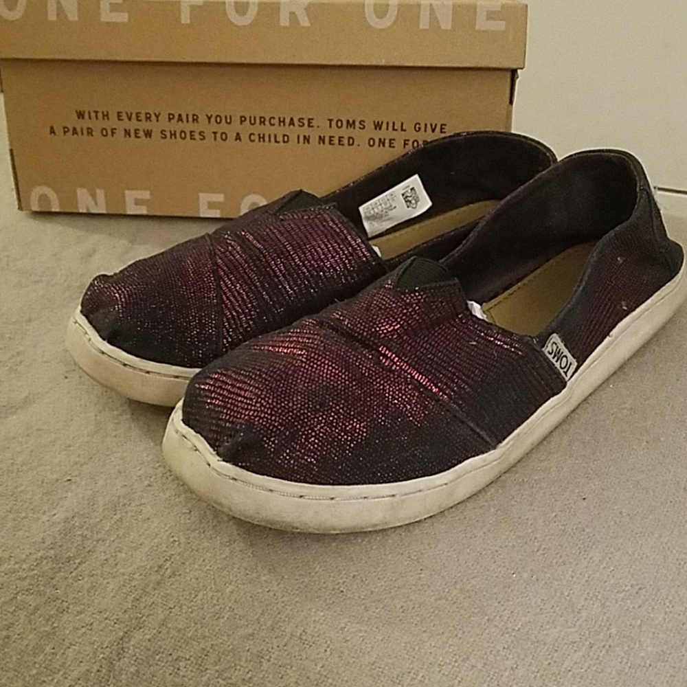 TOMS Classic Fuchsia Distressed Foil